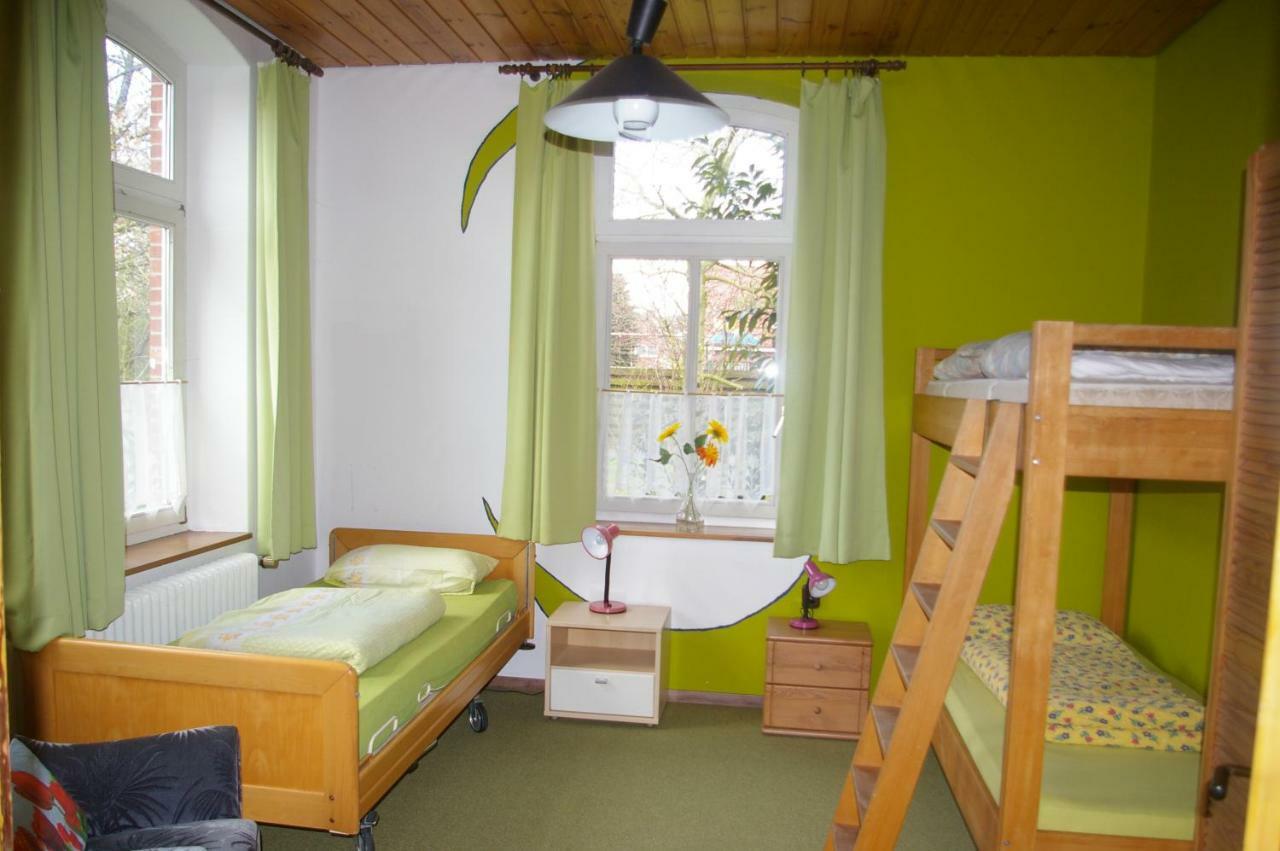 Das Haus Mit Der Roten Telefonzelle Apen Exteriér fotografie