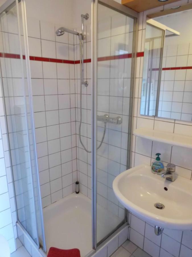 Das Haus Mit Der Roten Telefonzelle Apen Exteriér fotografie